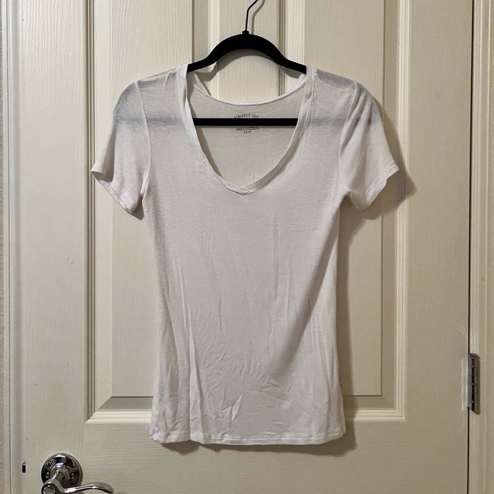Plain white tee, round neck line